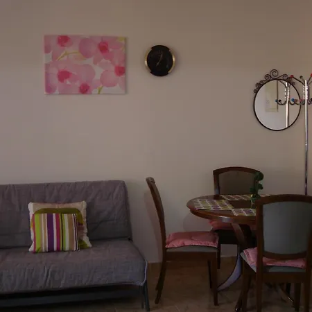 Danaos 2 Apartment *